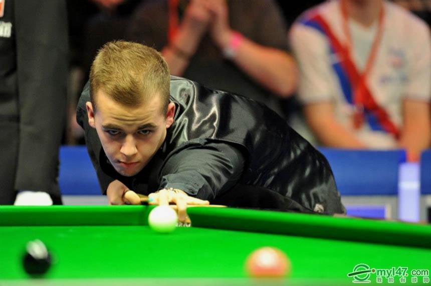 相比之下 相比之下