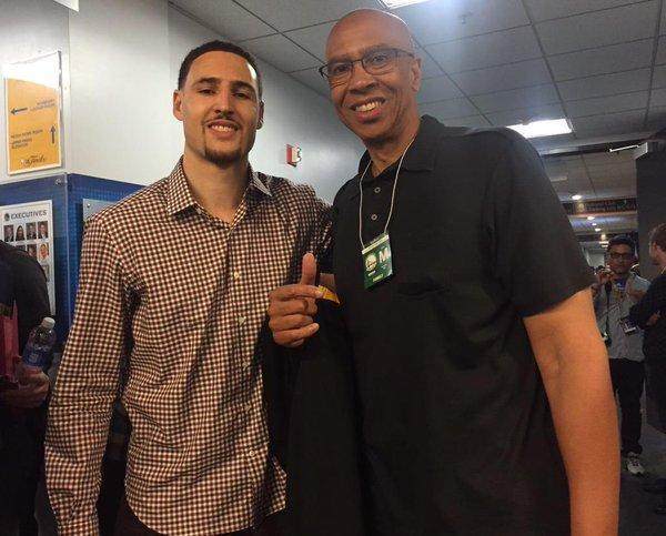 组围绕其特 组围绕其特